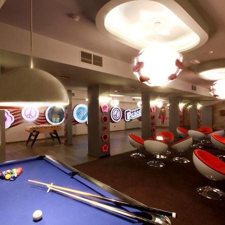 Hotel Styl 70 プシュチナ エクステリア 写真