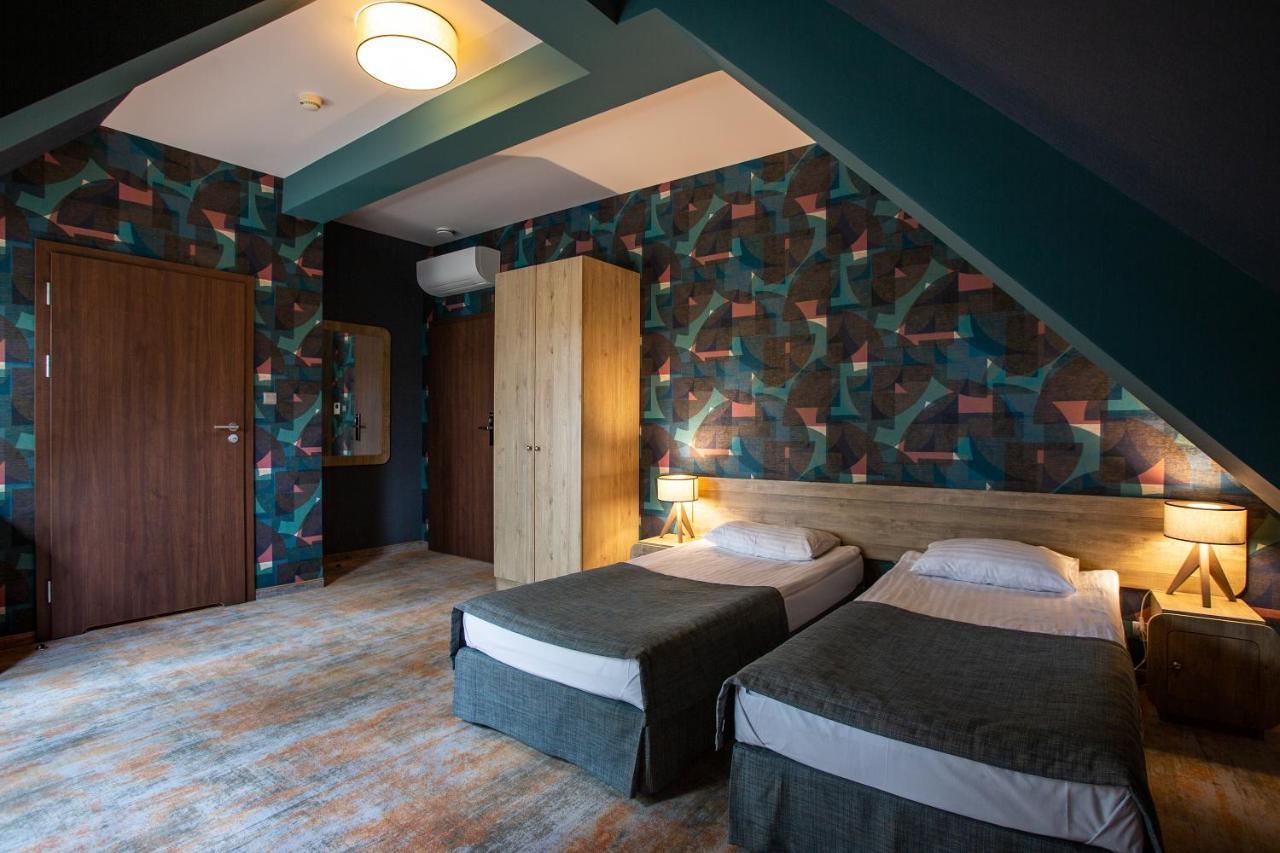 Hotel Styl 70 プシュチナ エクステリア 写真