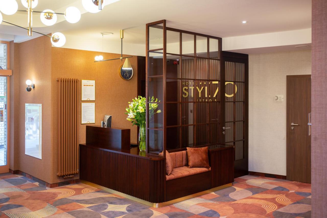 Hotel Styl 70 プシュチナ エクステリア 写真