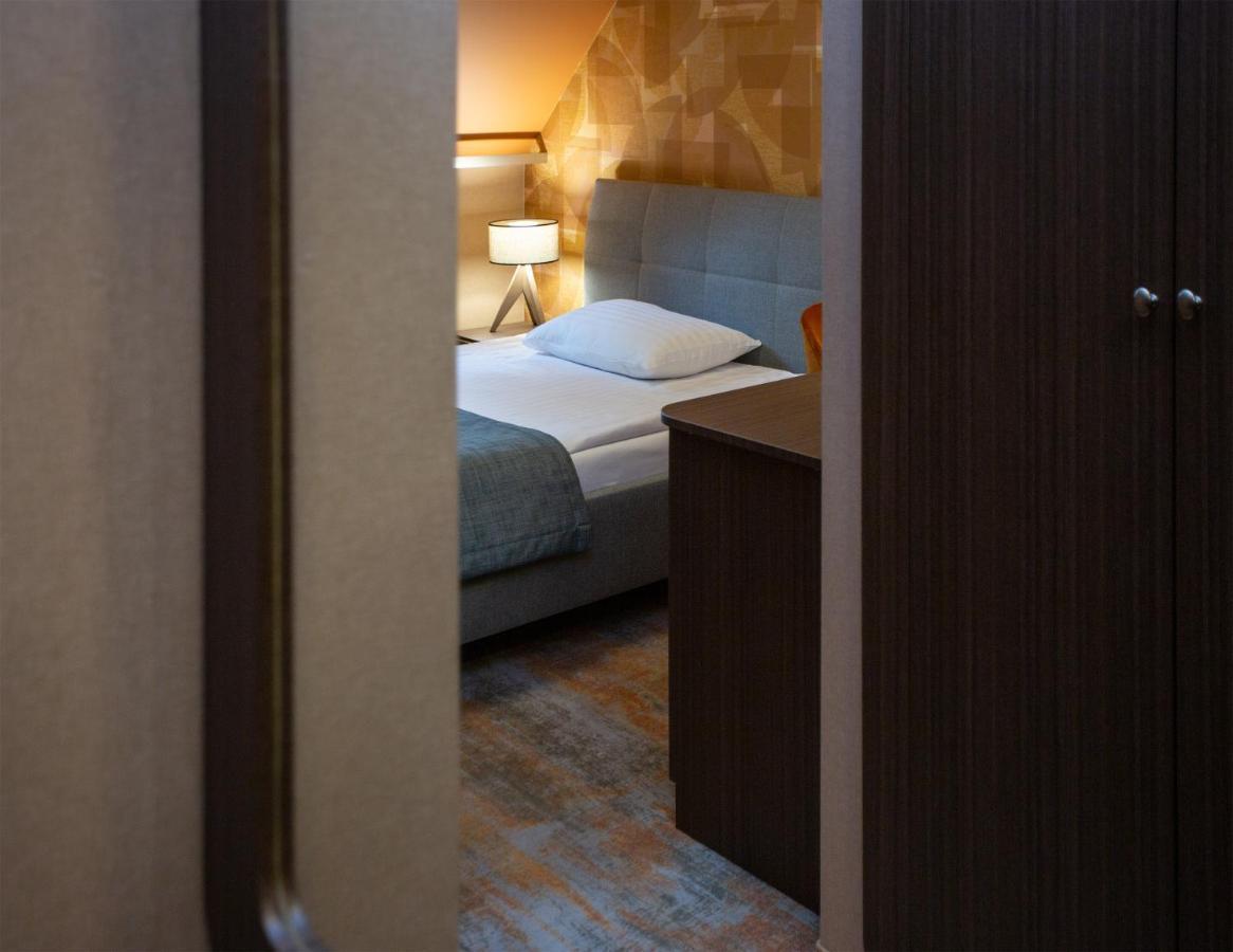 Hotel Styl 70 プシュチナ エクステリア 写真