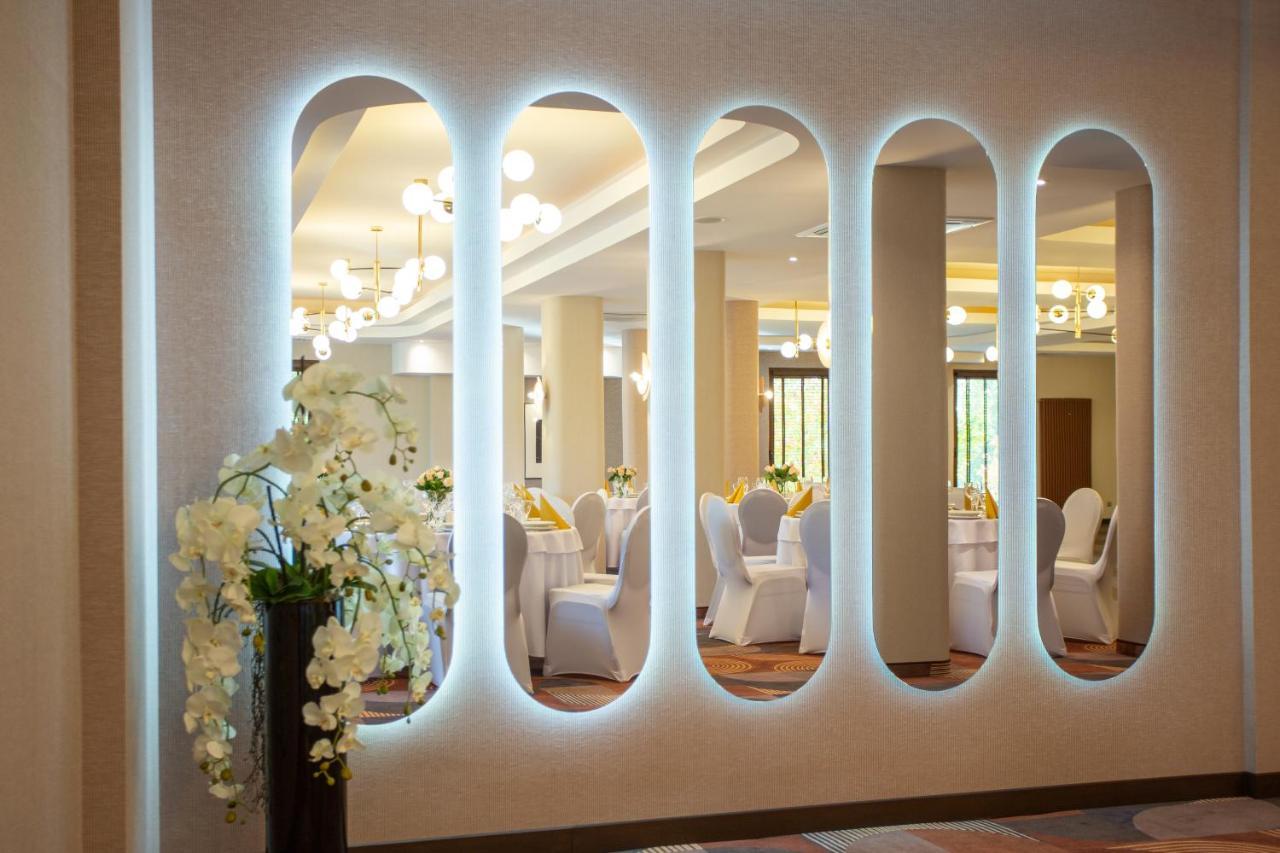 Hotel Styl 70 プシュチナ エクステリア 写真