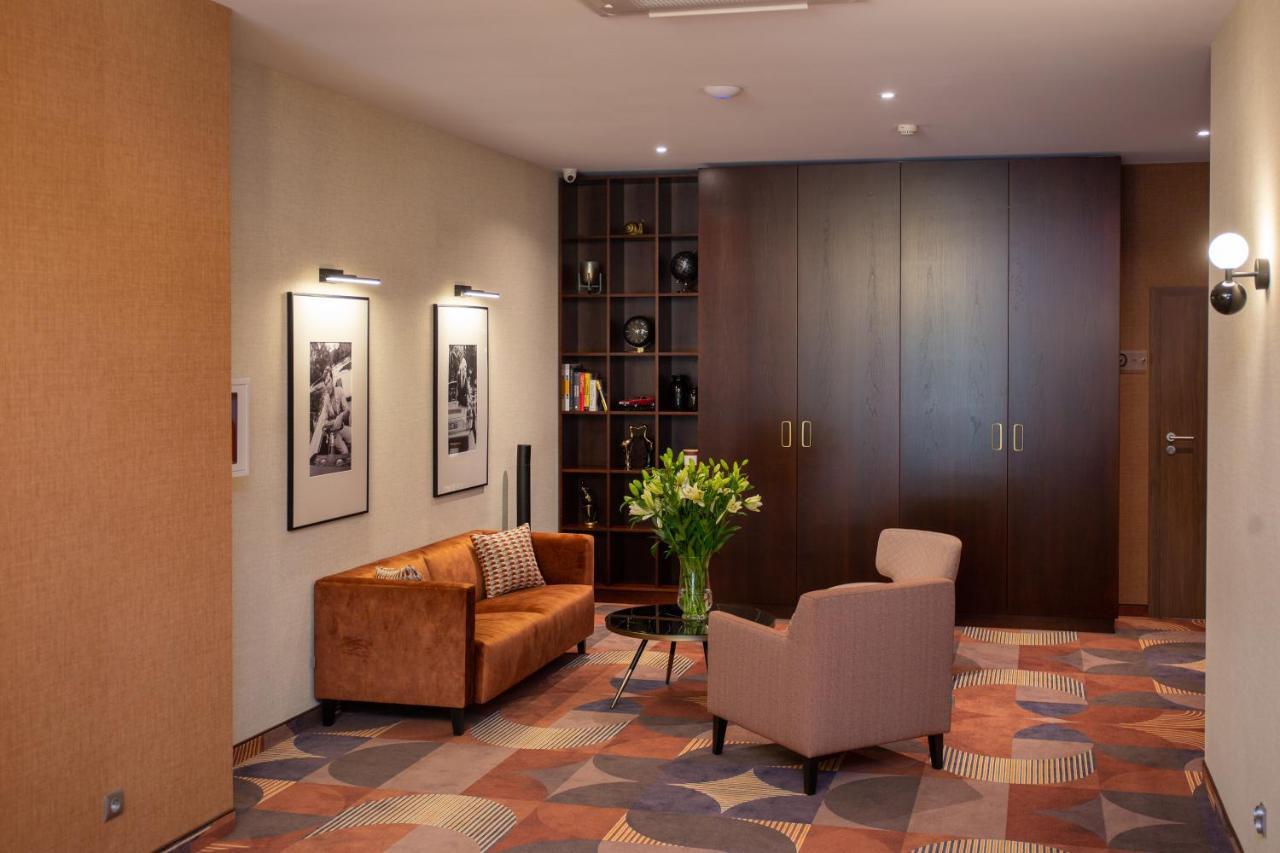 Hotel Styl 70 プシュチナ エクステリア 写真